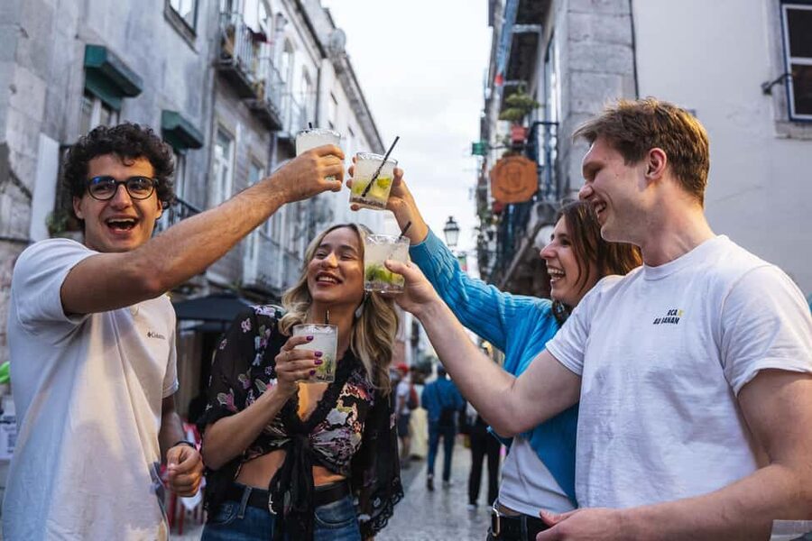 Lisbon: Drunken History Walking Tour with Included Drinks - Bar stops and the planned club visit