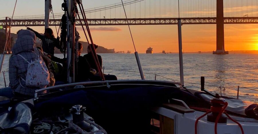 Lisbon: Enjoy a Sunset or Night Tagus River Sailboat Cruise - Comfort, wind, and what to wear