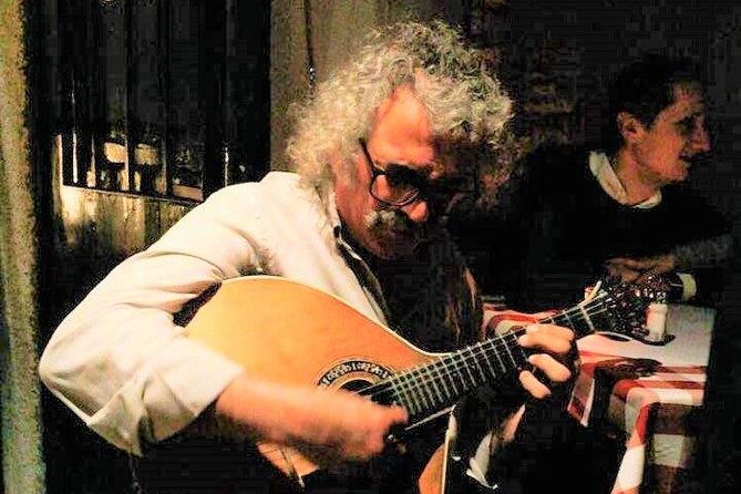 Lisbon Fado Experience: Walking Tour, Dinner and Live Music Show - Practical details that affect your evening