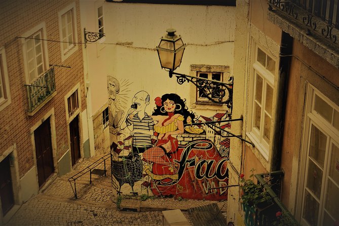 Lisbon Fado Experience: Walking Tour, Dinner and Live Music Show - Starting at Santa Luzia above Alfama