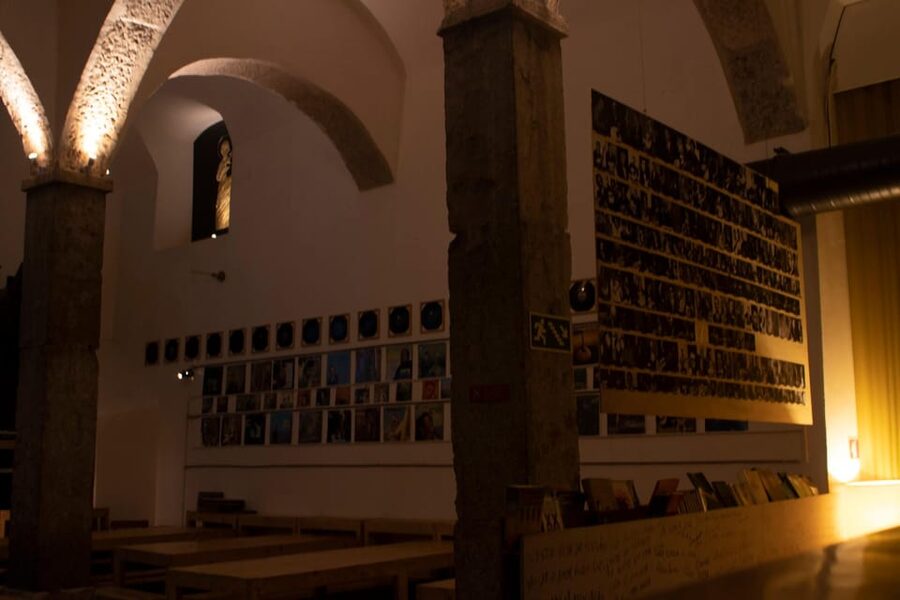 Lisbon: Fado Night with Dinner with Live Performance - The music: strong voices and skilled guitarists