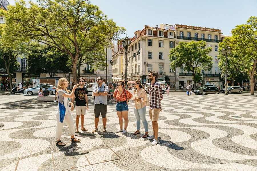 Lisbon: Food and Wine Small Group Walking Tour - A local café, cheese, and the story of Port