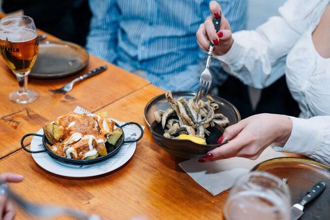 Lisbon Food Tour with Portuguese Wine: Taste the Best of Portugal - Meeting the guide near the Supreme Court