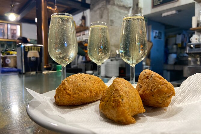 Lisbon Foodies Small-Group Walking Tour - The Moorish Quarter and the downhill route