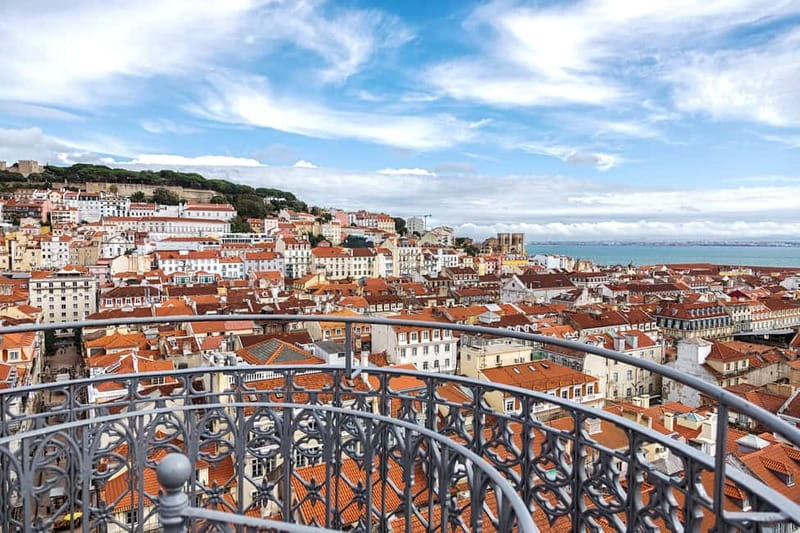 Lisbon: From East to West Private Tour in a Tuk Tuk - Baixa: the city center from the seat