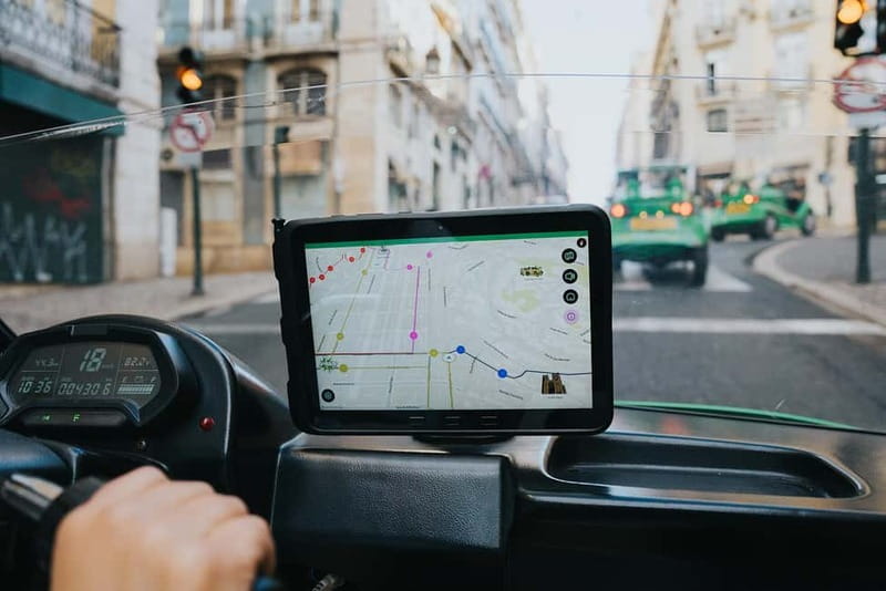Lisbon: GPS-Guided Spinach Tour by Electric Car - Meeting point, languages, and timing