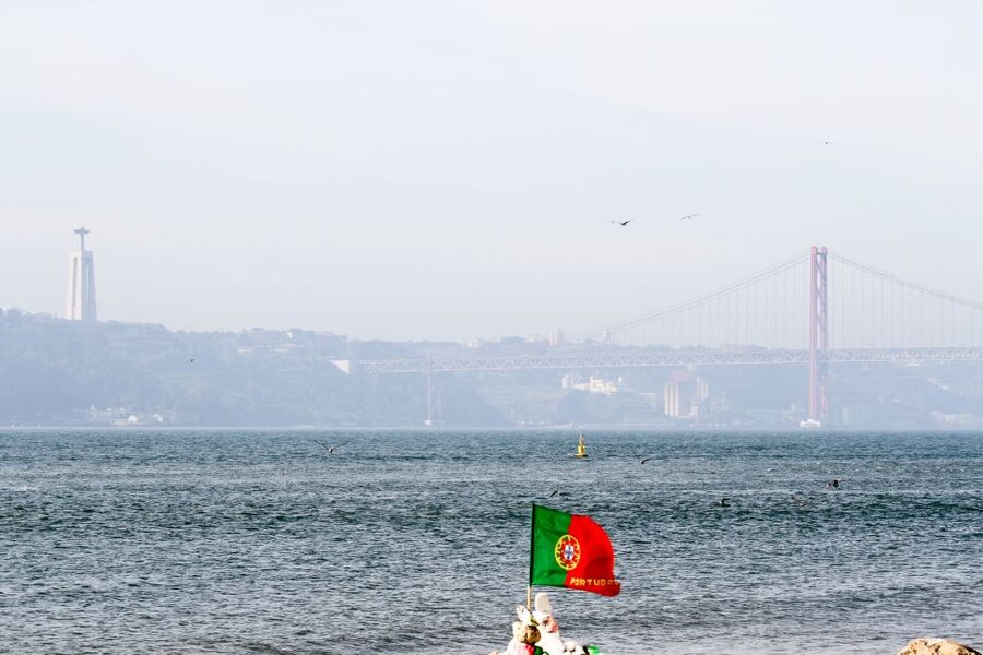 Lisbon: Guided Tour of Historic Belém by Electric Bike - Ribeira Market and the route toward Cais do Sodré