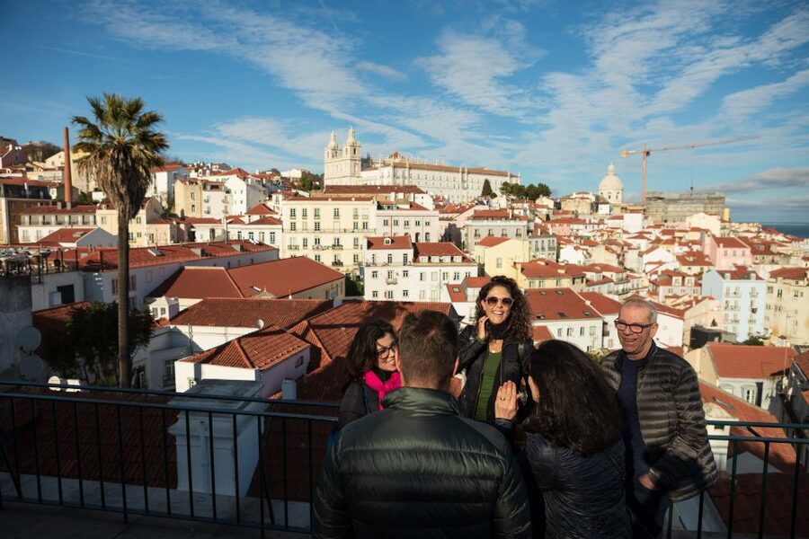 Lisbon: Half-Day Private Guided Tuk-Tuk Tour - Lapa and Estrela before the river crossing