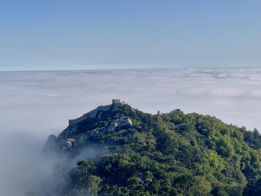 Lisbon: Half-Day Sintra Tour with Pena Palace and Regaleira - The highlights at a glance