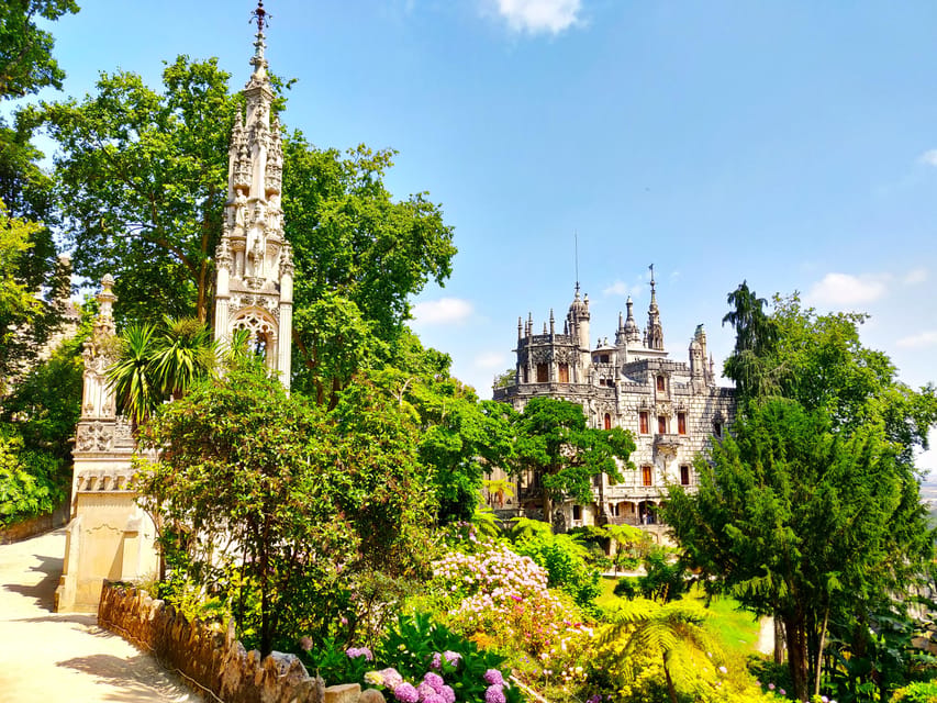 Lisbon: Half-Day Sintra Tour with Pena Palace and Regaleira - Sintra village and the pastry pause