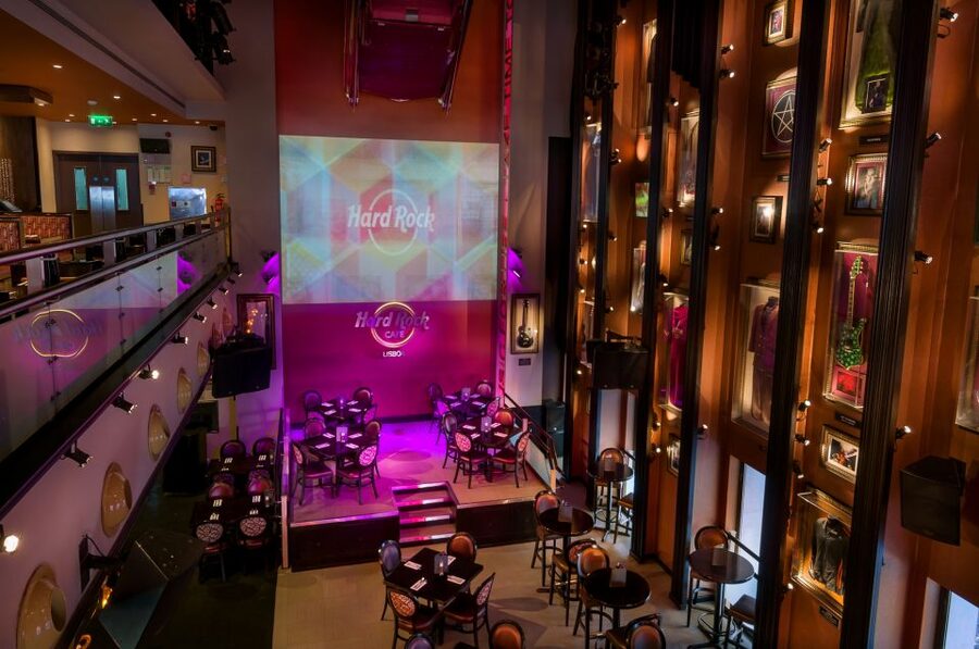 Lisbon: Hard Rock Cafe Experience - Service that helps the evening along