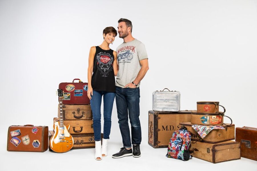 Lisbon: Hard Rock Cafe Experience - The Rock Shop and a souvenir stop