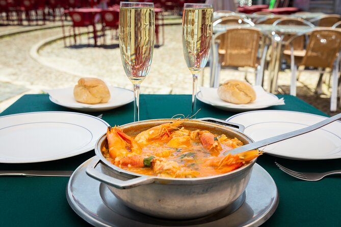 Lisbon Hidden Gems Walk: Traditions, Lunch and Ferry ride - Key points at a glance