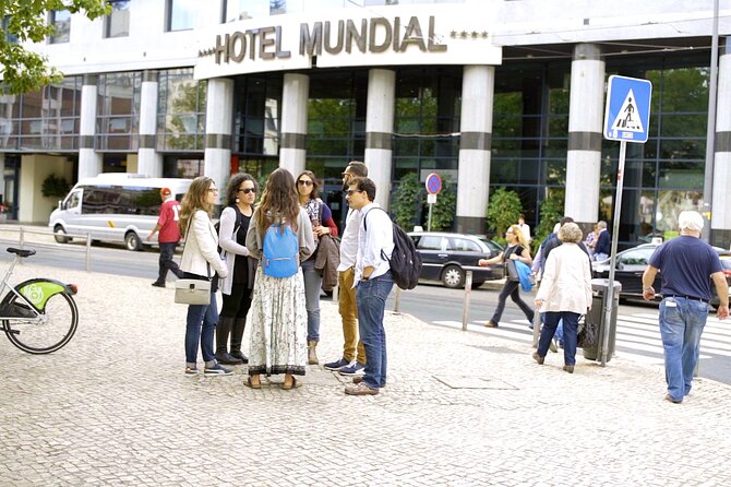 Lisbon Hidden Gems Walk: Traditions, Lunch and Ferry ride - Pastel de nata in a local bakery
