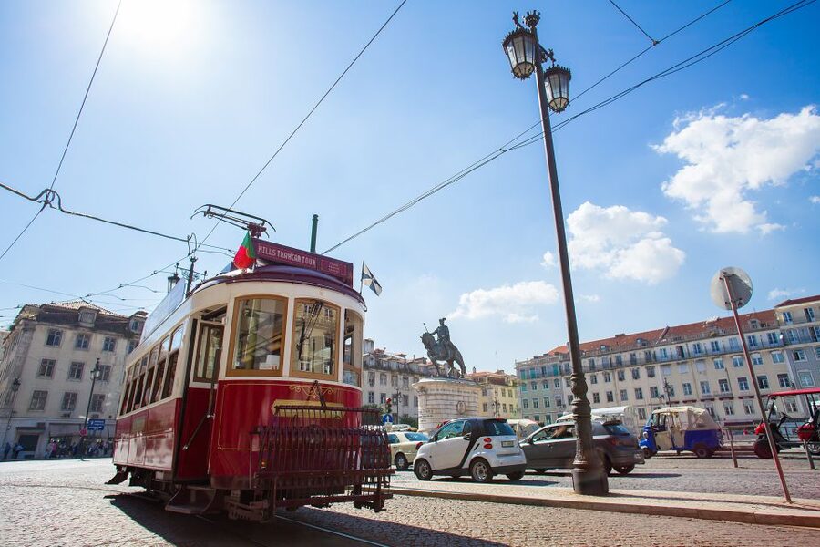 Lisbon: Hills Red Tram Tour by Tram 28 Route 24-Hour Ticket - Mouraria and Alfama: Lisbon’s old quarters