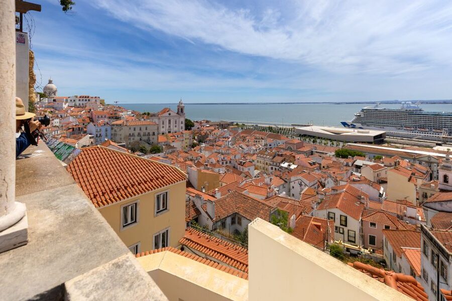 Lisbon: History, Stories and Lifestyle Walking Tour - Key points at a glance