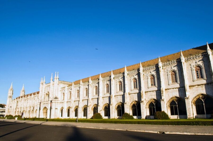 Lisbon: Jerónimos Monastery E-Ticket and Audio Guide - The Chapter Room adds a quieter stop