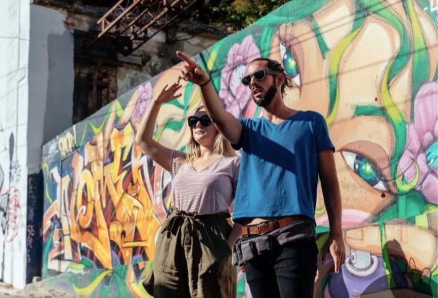 Lisbon: Kickstart Street Art Walking Tour - What the 90 minutes feels like