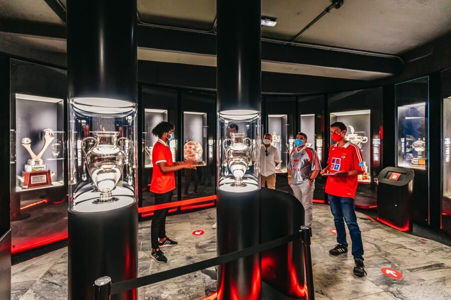 Lisbon: Luz Stadium Tour & SL Benfica Museum Ticket w/Scarf - Benfica Campus and the Eagle Hall