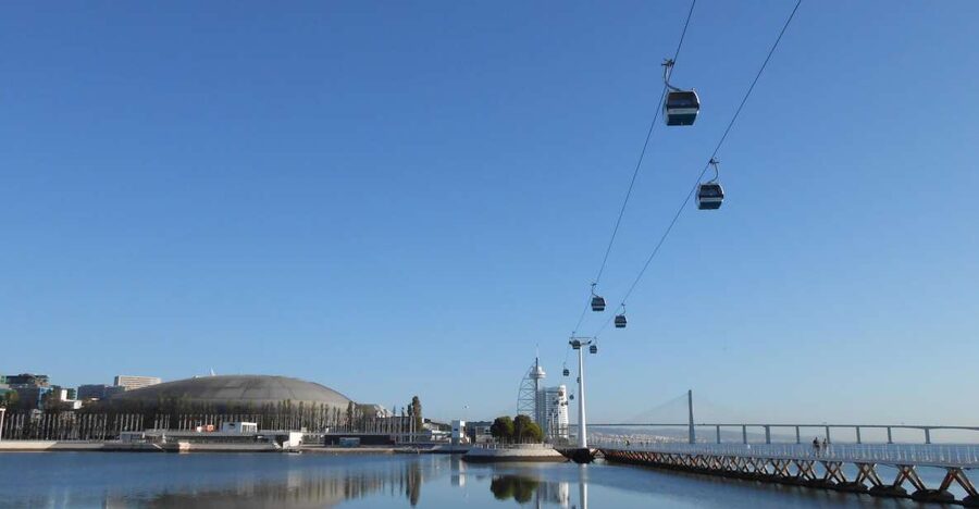 Lisbon: Nations Park Gondola Lift One-Way Cable Car - Starting north near the old Vasco da Gama Tower