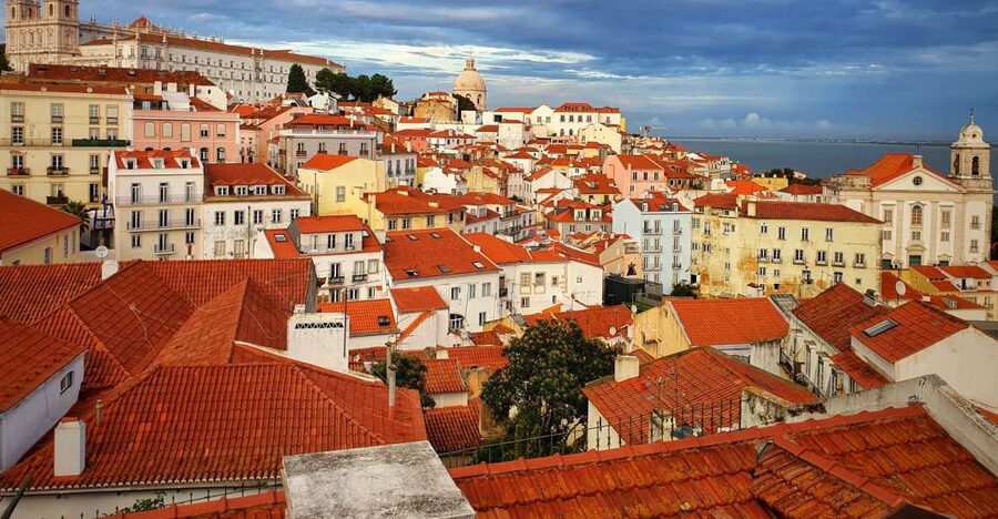 Lisbon: Old Town TukTuk Tour and Scenic Viewpoints in Alfama - Starting near Manteigaria