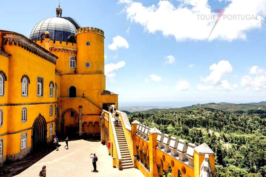 Lisbon: Pena Palace, Moorish Castle, Qta. Regaleira & Sintra - The Moorish Castle gives you the best first view