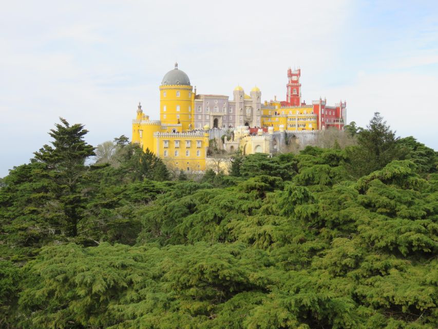 Lisbon: Pena, Regaleira & Atlantic Coast Tour with a Local - Cabo da Roca and the western edge of Europe
