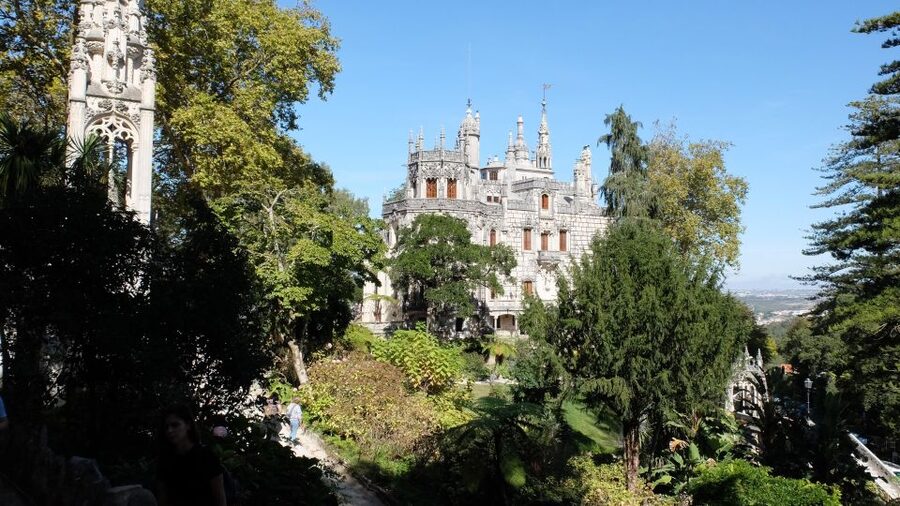 Lisbon: Pena, Regaleira & Atlantic Coast Tour with a Local - A guide-led day instead of a checklist