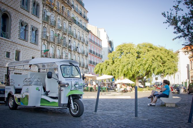 Lisbon Private 5-Hour Eco Tuk-Tuk Tour with Local Tastings - Chiado and Largo do Carmo connect shopping with revolution