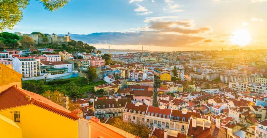 Lisbon: Private City Tour by Tuk-Tuk - São Vicente, the National Pantheon, and Fado