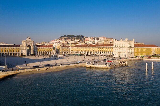 Lisbon Private Driver and Customizable Tour - Viewpoints and central Lisbon