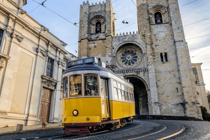 Lisbon Private Driver and Customizable Tour - The guides make the biggest difference