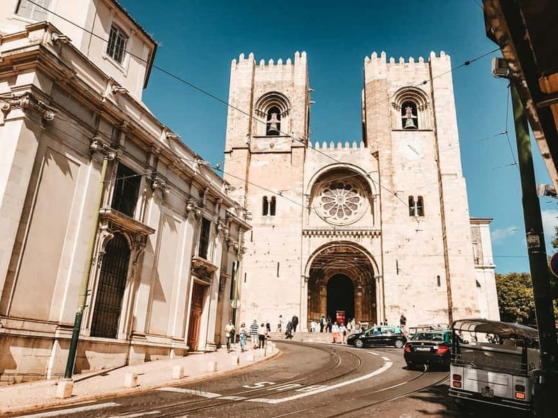 Lisbon: Private Guided Tour by Electric Tuk Tuk - What the guides add to the ride