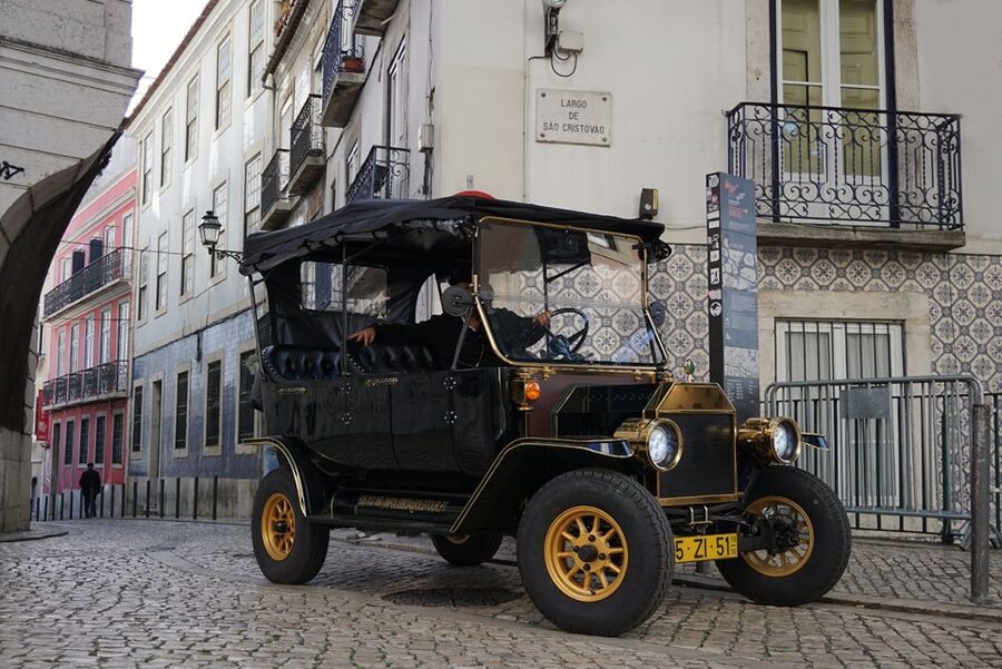Lisbon: Private Guided Tuk-Tuk Tour with Hotel Pickup - Key points to know before booking
