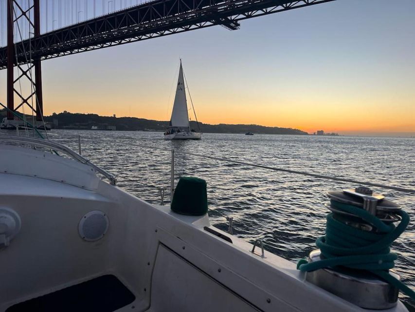 Lisbon: Private Sailing City & Sunset Tour - Alfama, the cathedral, and the castle hill