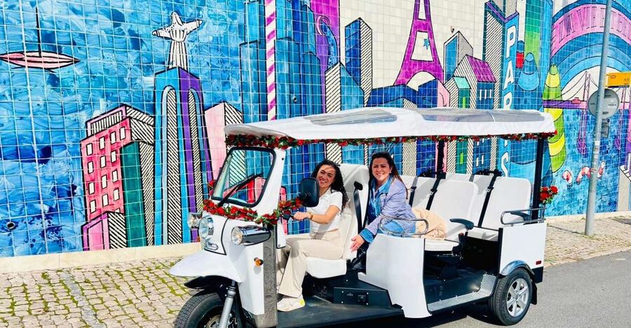 Lisbon: Private Sightseeing Tour by Tuk-Tuk - Lisbon Cathedral and the First Climb