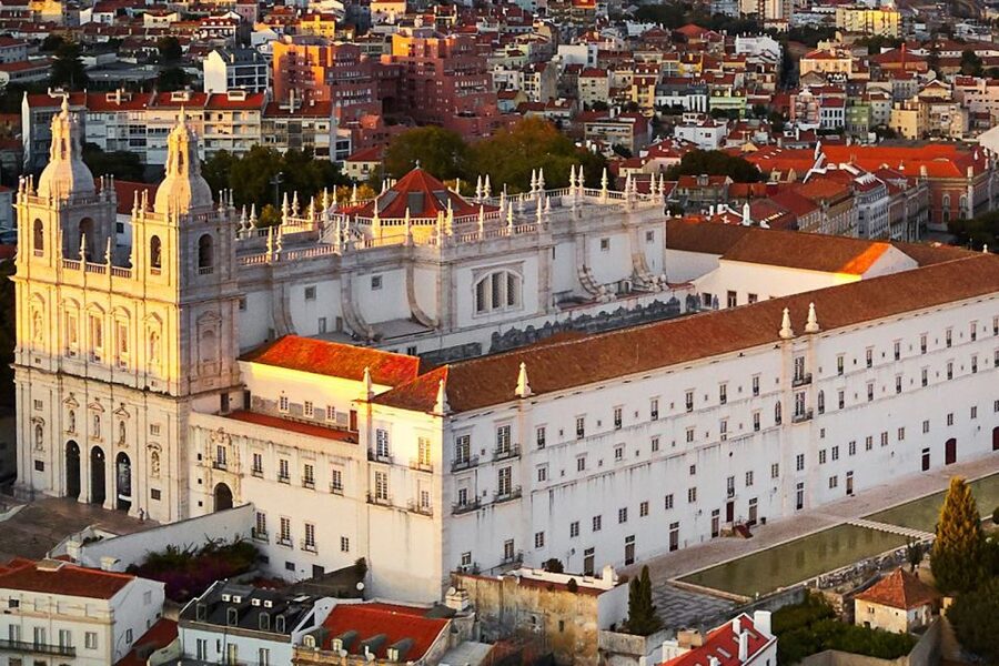 Lisbon: Private Sightseeing Tour in a Vintage Tuk Tuk - Comfort, Weather, and Practical Limits