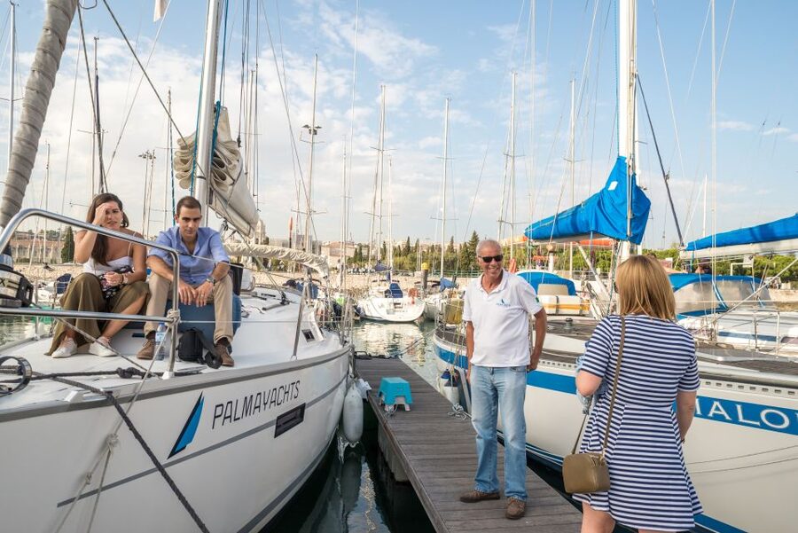 Lisbon: Private Sunset Cruise on the Tagus River with Drink - Why a sunset cruise works so well in Lisbon