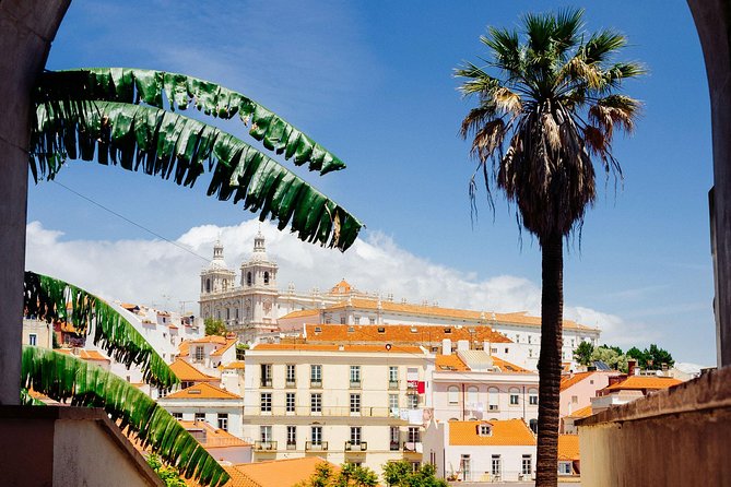 Lisbon PRIVATE TOUR: Highlights & Hidden Gems - Praça do Comércio and the city’s royal past