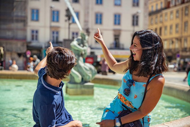 Lisbon PRIVATE TOUR: Highlights & Hidden Gems - Alfama’s lanes, viewpoints, and older Lisbon