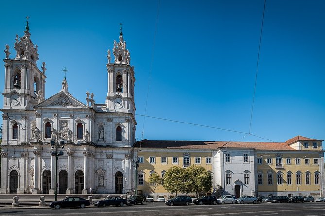 Lisbon Private Tuk Tuk Tour and Hotel Pickup: 2, 3, or 4 Hours - What you gain from the three-hour option