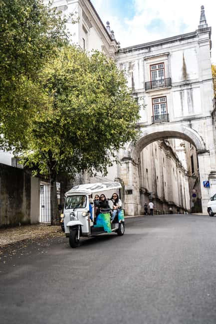 Lisbon: Private Tuk Tuk Tour with Optional Boat Cruise - Key things to know before booking