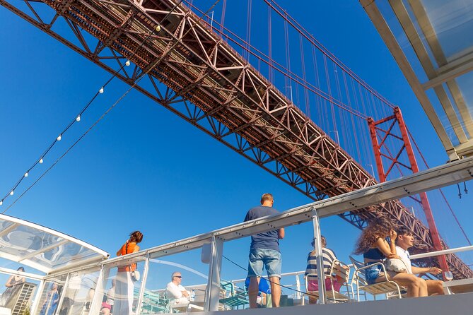 Lisbon River Boat Sightseeing Tour with a Drink - Out toward Bugio Lighthouse and the river mouth