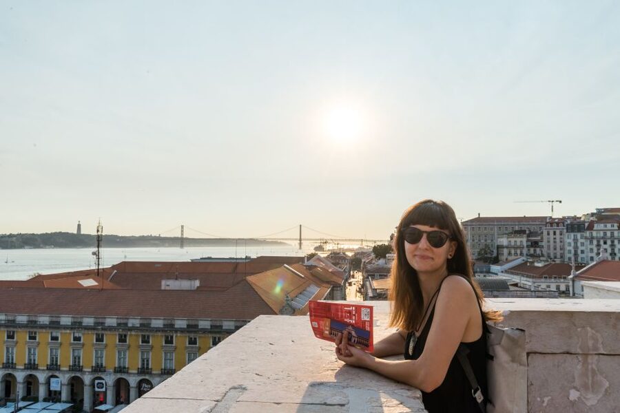 Lisbon: Rua Augusta Arch Admission Ticket - The top view over Praça do Comércio and the Tagus