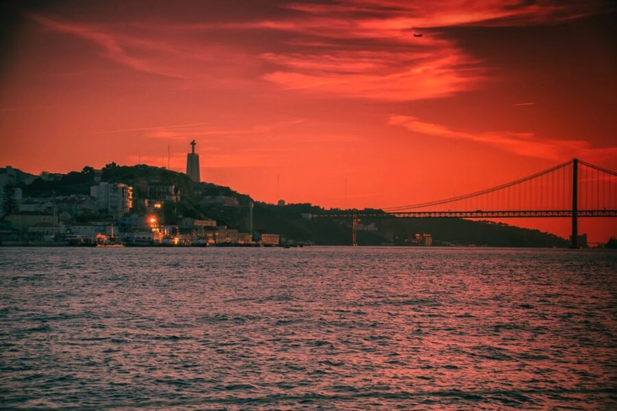 Lisbon: Sailboat Tour w/ Local Guide and Open Bar Green Wine - Starting beneath the 25 de Abril Bridge