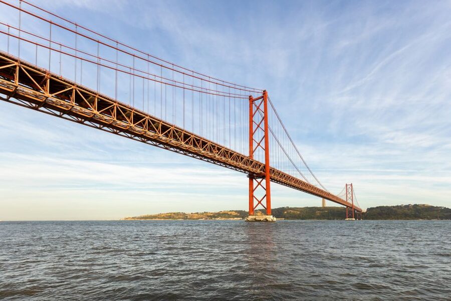 Lisbon: Sailing Tour on the Tagus River - Sailing past the Monument of Discoveries