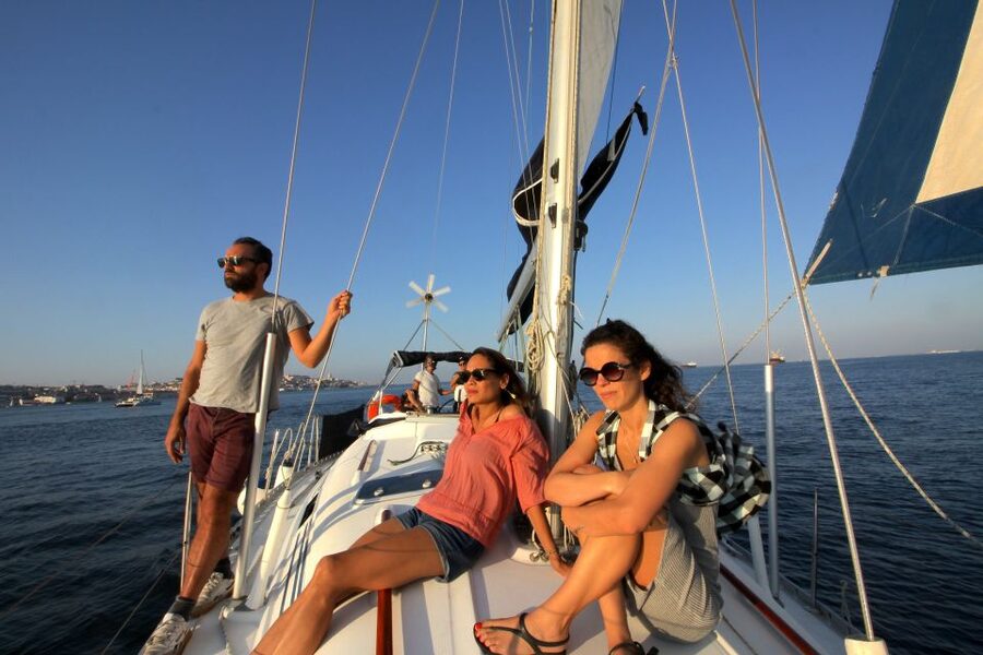 Lisbon: Sailing Tour with Wine and Snacks - Key points to know before you book