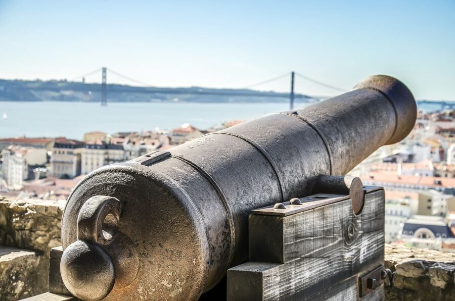 Lisbon: Sao Jorge Castle Skip-the-Line Ticket with Guide - The Moorish castle story in 15 minutes