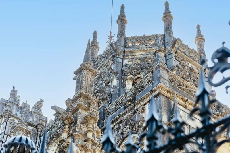 Lisbon: Sintra, Pena, Cabo da Roca, Cascais Tour with Pickup - Fire alerts can change the route