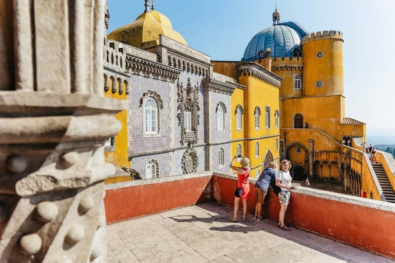 Lisbon: Sintra, Pena, Cabo da Roca, Cascais Tour with Pickup - The minivan format keeps the day manageable